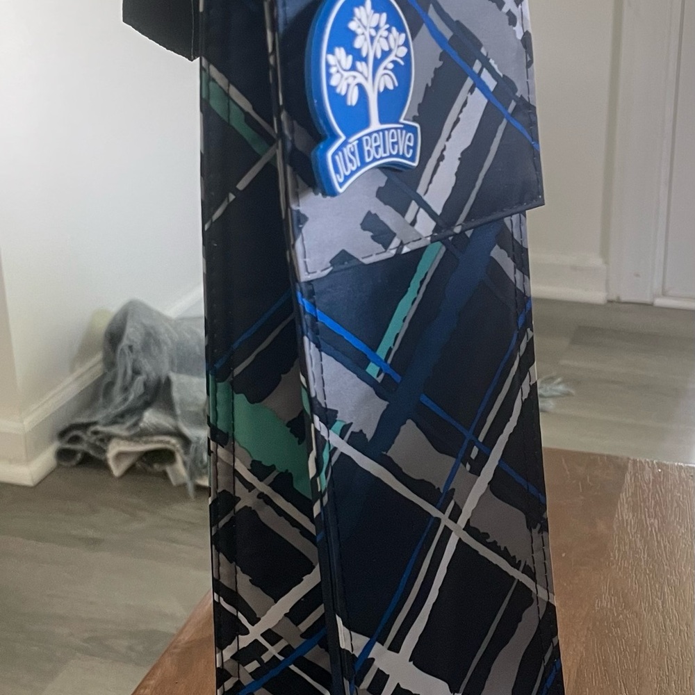 Thirty-One brand insulated wine tote